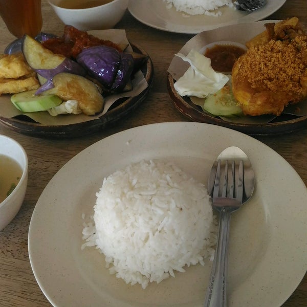 Ayam Penyet Ibu Nor Indian Restaurant
