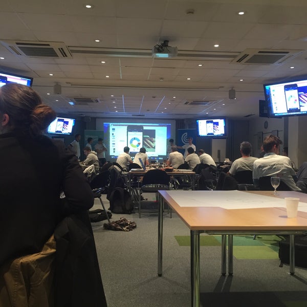 Корпорация ibm. Офис ibm. Подольск фото офиссентр. Американская корпорация ibm. Ibm client.