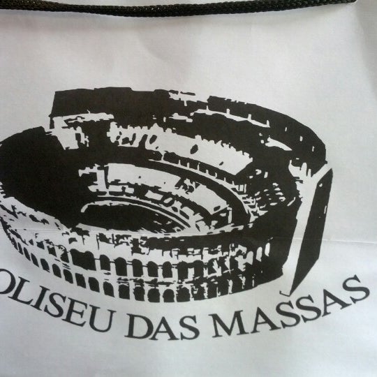 รูปภาพถ่ายที่ Coliseu das Massas โดย Monique V. เมื่อ 10/25/2012