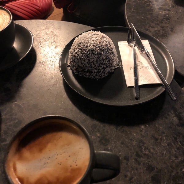 Foto tirada no(a) Monk Coffee &amp; More por Esra em 5/9/2022