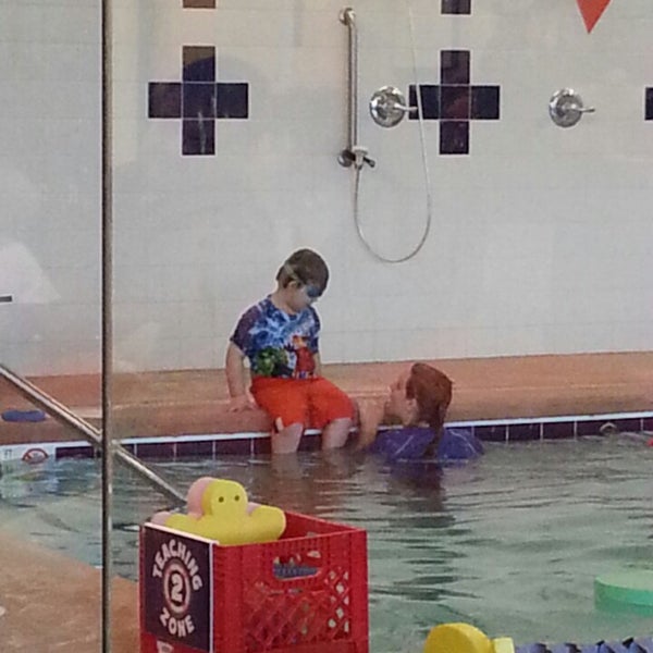10/23/2013에 Jennifer A.님이 Aqua-Tots Swim Schools Richmond에서 찍은 사진