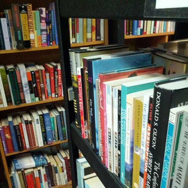 10/12/2012 tarihinde Lindsay H.ziyaretçi tarafından Dudley&#39;s Bookshop Cafe'de çekilen fotoğraf