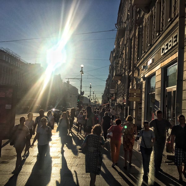 รูปภาพถ่ายที่ Nevsky Prospect โดย Nick เมื่อ 8/23/2015