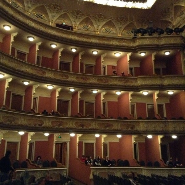 4/14/2013 tarihinde Iaroslavaziyaretçi tarafından Театр ім. Івана Франка / Ivan Franko Theater'de çekilen fotoğraf