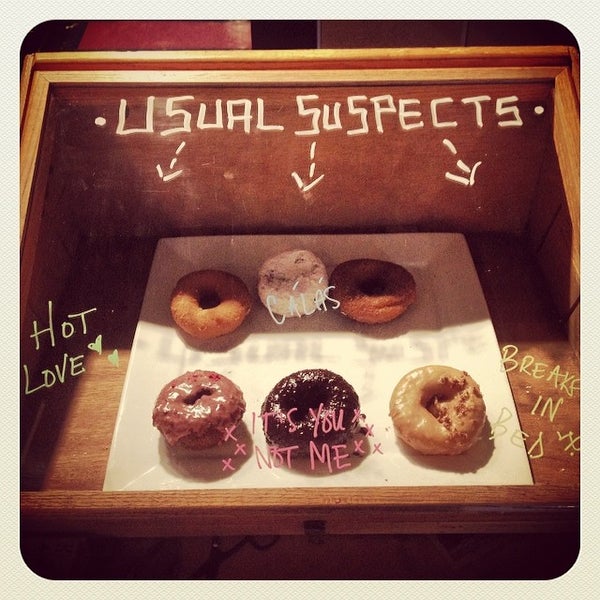 2/14/2014 tarihinde LiveSpaceAVLziyaretçi tarafından Propaganda Doughnuts'de çekilen fotoğraf