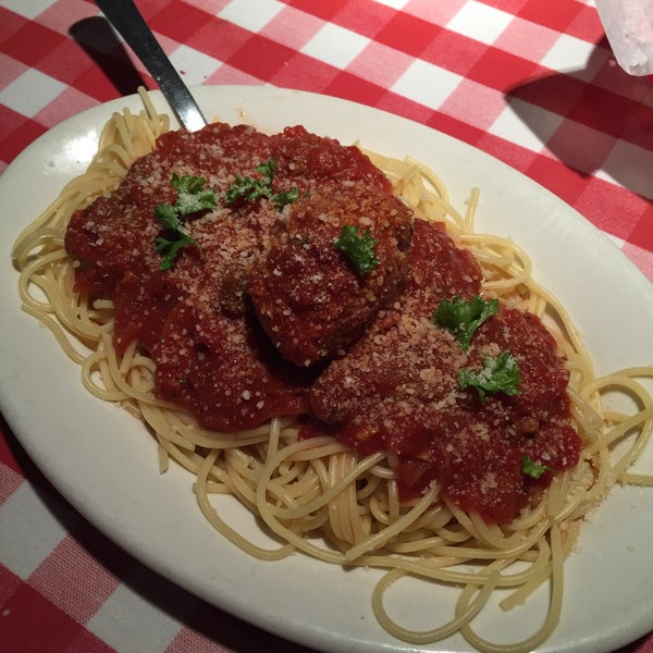Photo taken at Orlando&#39;s Italian Resturant by Lauren on 3/15/2015