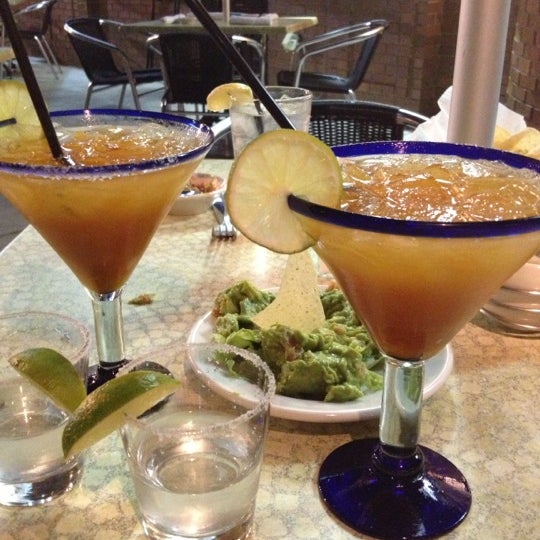 Снимок сделан в Abuelo&#39;s Mexican Restaurant пользователем Erica 10/25/2012