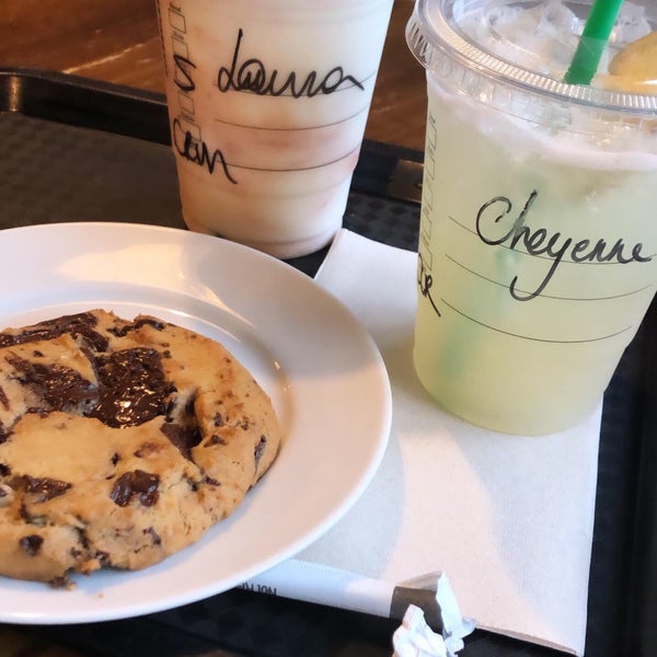 Foto tomada en Starbucks  por Chayenne V. el 1/9/2020
