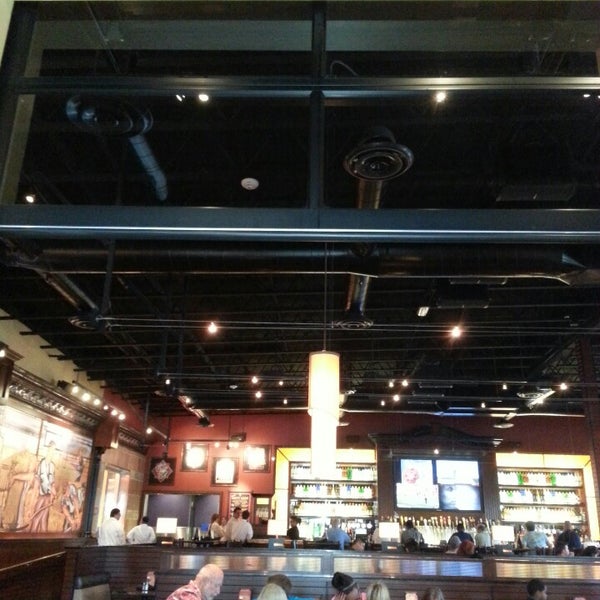 Photo taken at BJ&#39;s Restaurant &amp; Brewhouse by Alvin D. on 7/21/2013