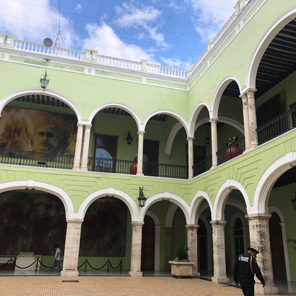 Foto diambil di Palacio Municipal de Mérida oleh Kindall H. pada 11/1/2019