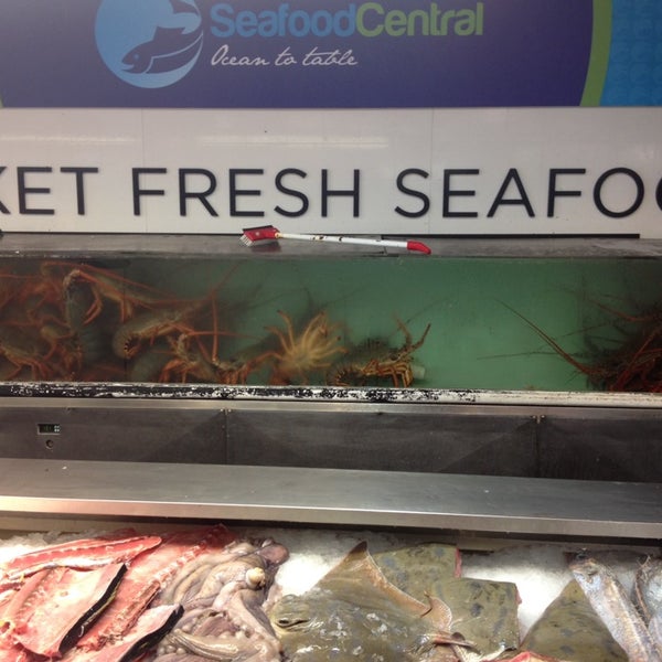 Foto tomada en Seafood Central  por George S. el 12/7/2013