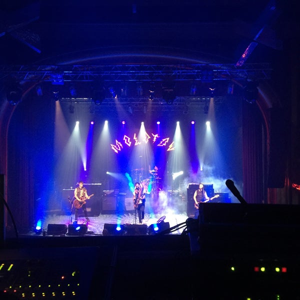 รูปภาพถ่ายที่ Teatro Vorterix โดย Lucía P. เมื่อ 12/3/2015