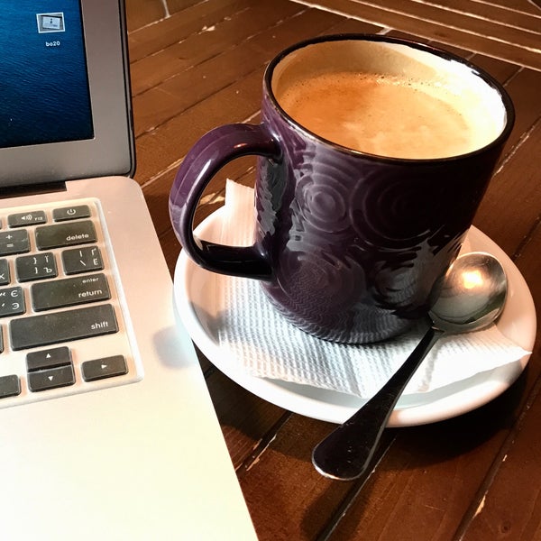 Смачна кава, хороший wi-fi, а ще - тихо і спокійно. Ідеально, щоб втекти з офісу і попрацювати :)