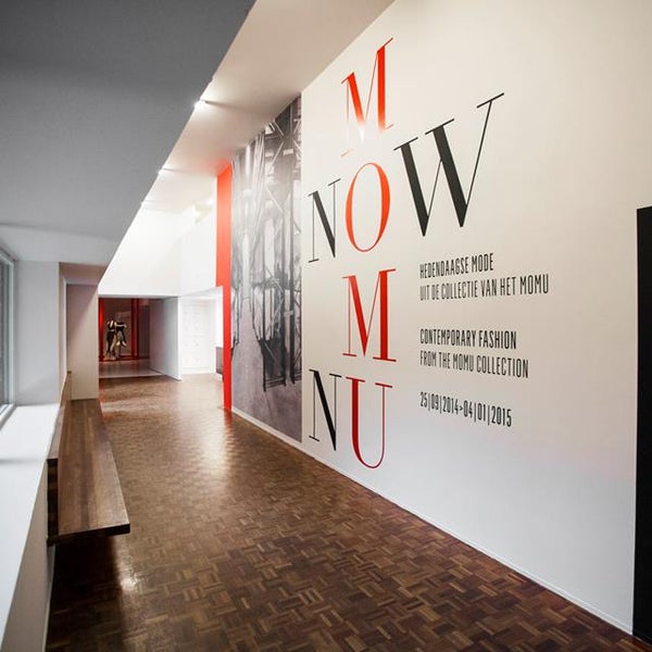 Das Foto wurde bei MoMu - ModeMuseum Antwerpen von MoMu - ModeMuseum Antwerpen am 11/10/2014 aufgenommen
