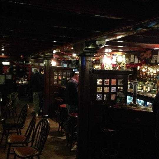 รูปภาพถ่ายที่ Scotia Bar โดย Max เมื่อ 12/4/2012