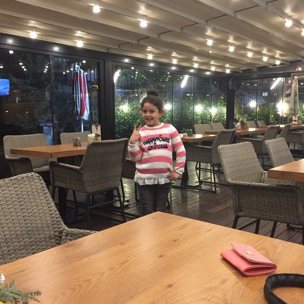 Foto tomada en Grill Hane Cafe &amp; Restaurant  por Aslı A. el 10/22/2015
