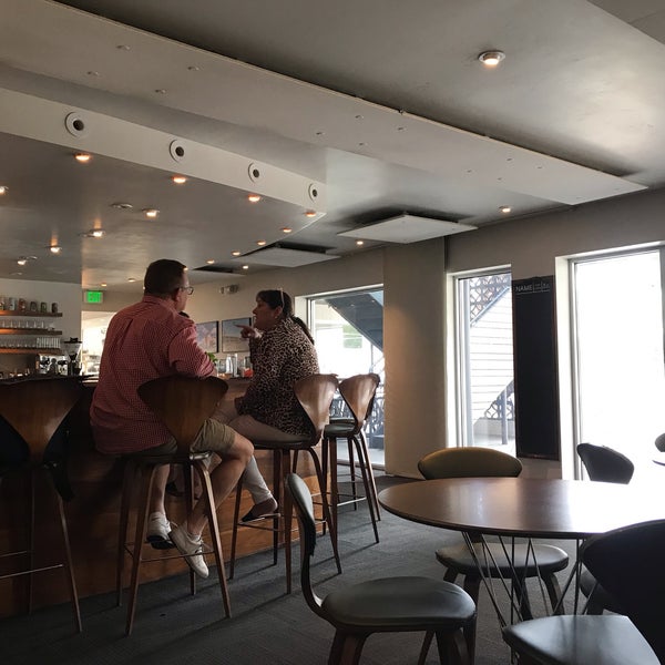 Foto scattata a Modern Hotel &amp; Bar da IrmaZandl Z. il 8/15/2019