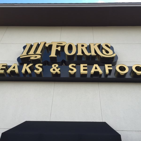 Photo prise au III Forks Prime Steakhouse par Gregory P. le12/26/2014