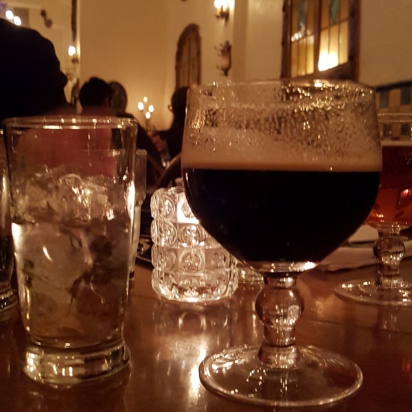 Photo taken at Dominion Square Tavern by Darcy on 12/17/2017