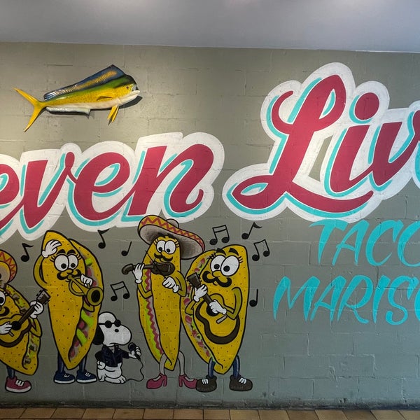Photo taken at Seven Lives - Tacos y Mariscos by Darcy on 6/23/2022