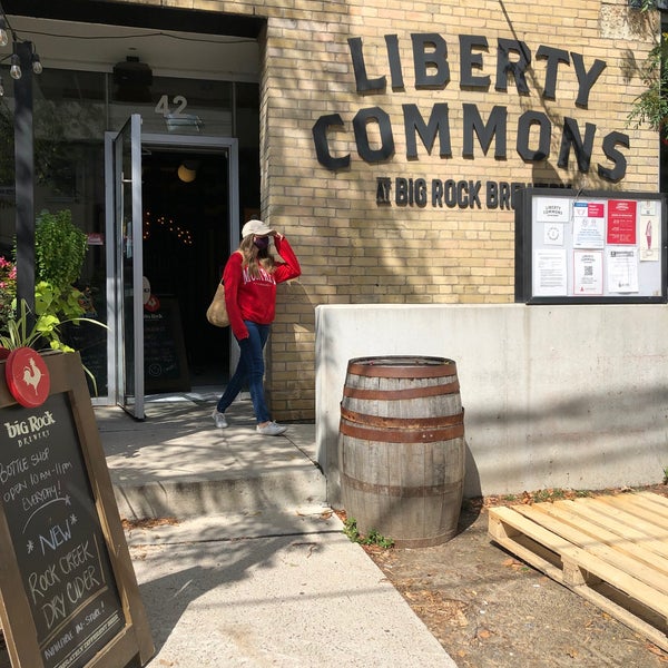 Photo taken at Liberty Commons at Big Rock Brewery by Darcy on 9/8/2021