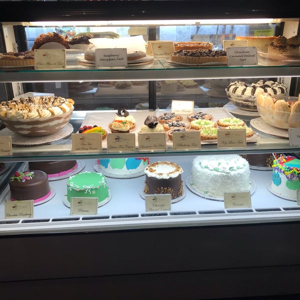 11/26/2018 tarihinde Angela F.ziyaretçi tarafından Sweet Lady Jane Bakery'de çekilen fotoğraf