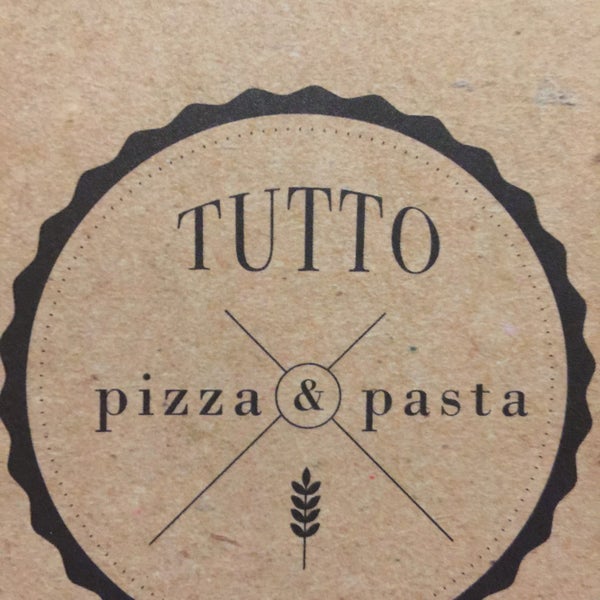 11/17/2015にNaylaがTutto Pizza &amp; Pastaで撮った写真