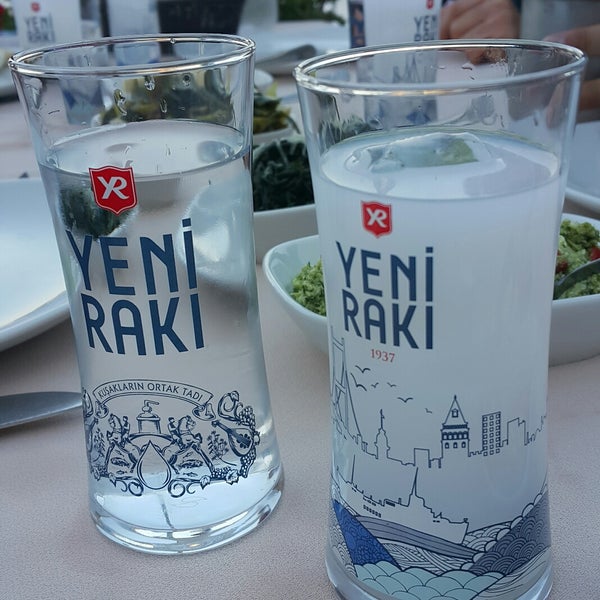 Foto tomada en Çardak Restaurant  por ayçaa😻💖🌟☄ el 7/24/2017