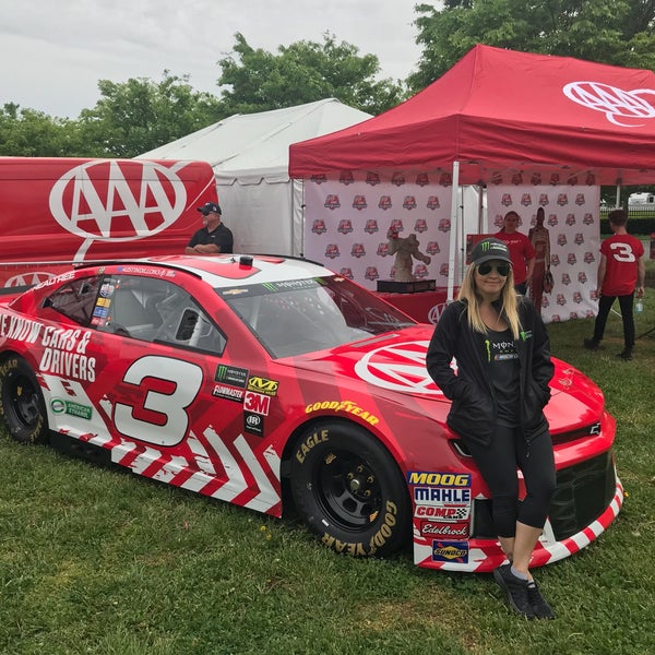 รูปภาพถ่ายที่ Dover International Speedway โดย Amy K. เมื่อ 5/5/2018