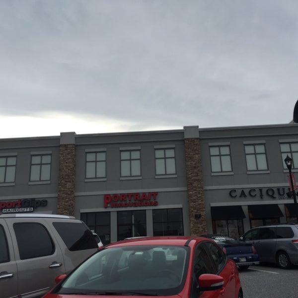 Sport Clips Haircuts of Bel Air Hair Salon in Bel Air