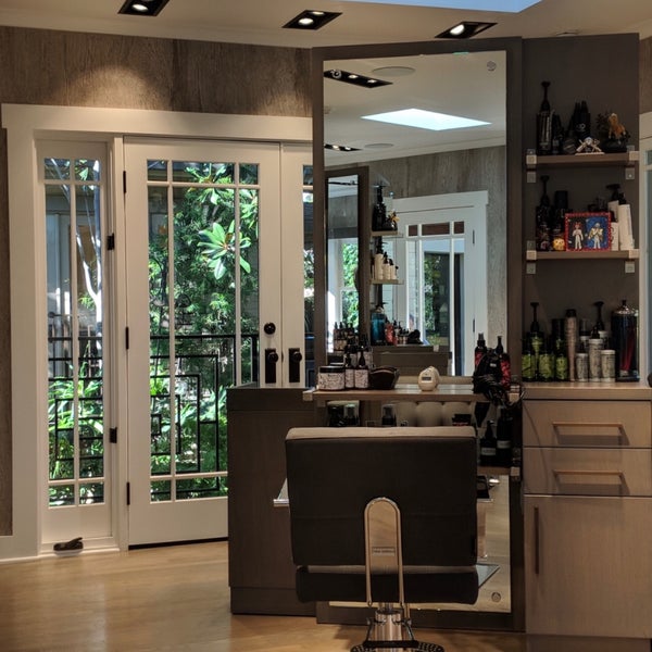 Impeccably manicured and stylized salon that was previously the the home of Chaz Dean himself. It doesn’t get more intimate than that!