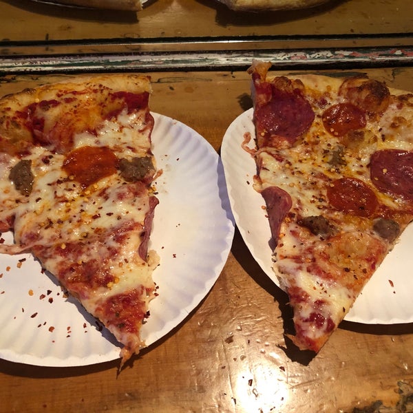รูปภาพถ่ายที่ Marcello&#39;s Pizza โดย Frank R. เมื่อ 6/29/2019