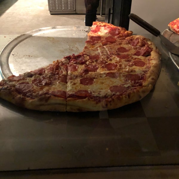 รูปภาพถ่ายที่ Marcello&#39;s Pizza โดย Frank R. เมื่อ 3/9/2019