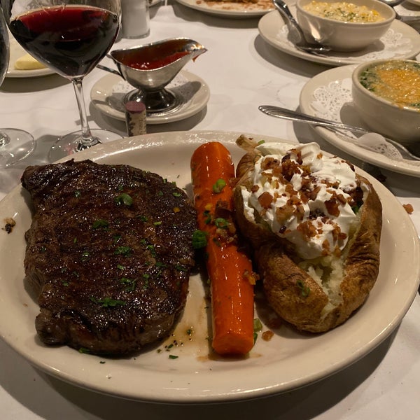 Photo taken at Bob&#39;s Steak &amp; Chop House by Frank R. on 12/8/2019