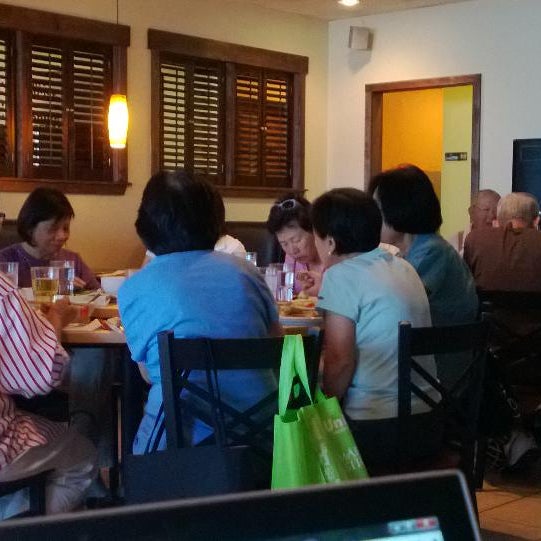 9/26/2013 tarihinde Aloysius L.ziyaretçi tarafından Goji Cafe'de çekilen fotoğraf