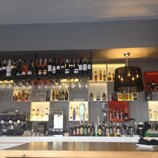 Foto diambil di Slow Madrid restaurante oleh Ricardo M. pada 11/7/2013