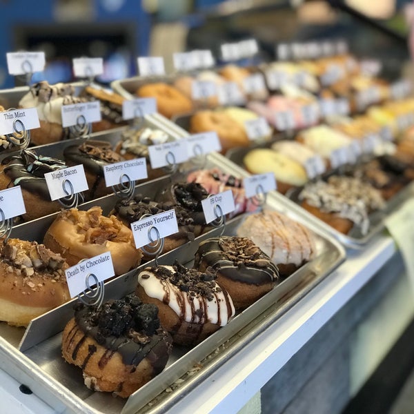 Destination Little Donuts & Cups and Cones Panadería