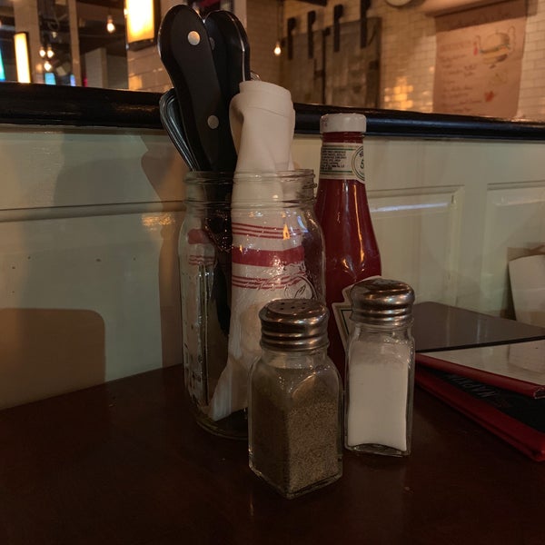 11/25/2018 tarihinde Steve L.ziyaretçi tarafından 5 Napkin Burger'de çekilen fotoğraf