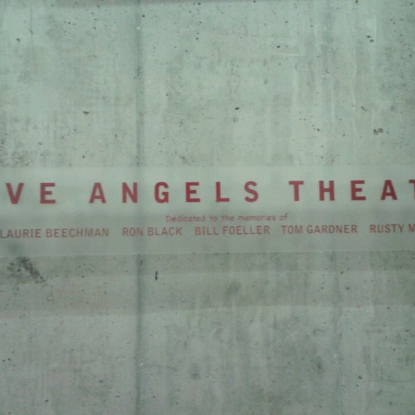 8/17/2013에 Alyssa A.님이 Five Angels Theater에서 찍은 사진