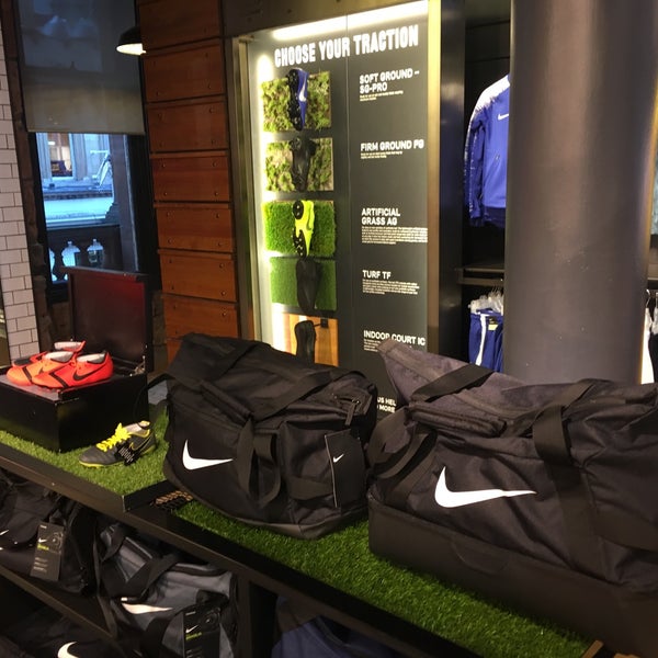 Suelto Validación Jugar con Nike - Merchant City - 20-26 Buchanan Street