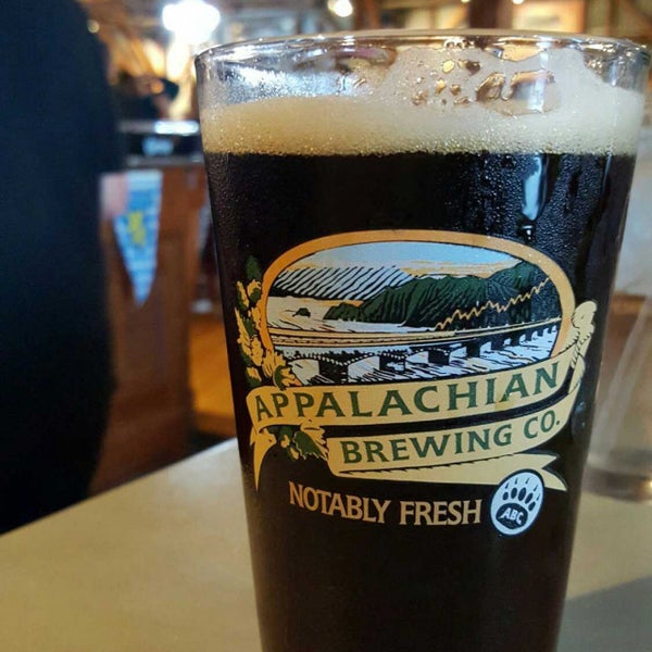 Foto tirada no(a) Appalachian Brewing Company por Swithin C. em 9/15/2017
