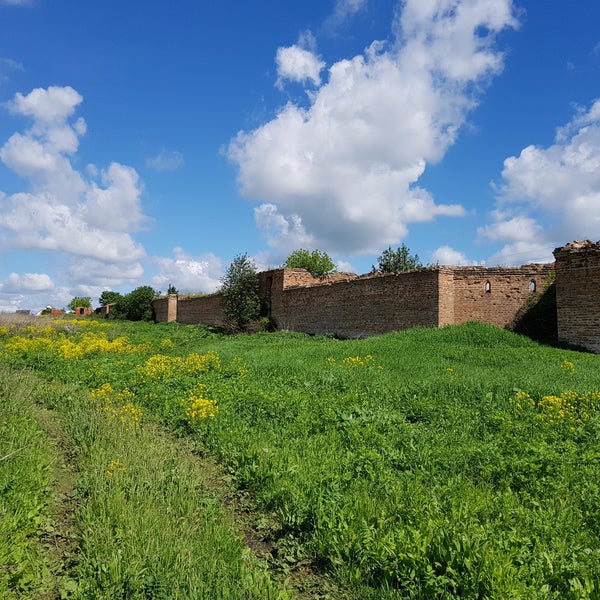 Сабурово, село сабурово. Сабуровская крепость орловская область. Сабуровская крепость орловская область. Свято-никольская церковь москворечье сабурово. Церковь николая чудотворца в сабурове.