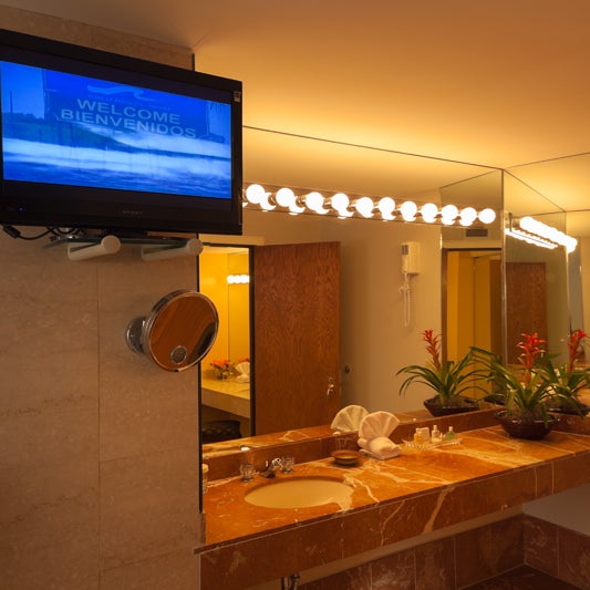 Das Foto wurde bei Haywood Park Hotel &amp; Atrium von Haywood Park Hotel &amp; Atrium am 7/8/2014 aufgenommen