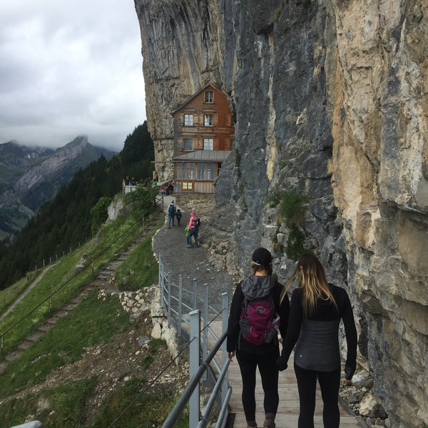 Самый известный отель Aescher в Швейцарии