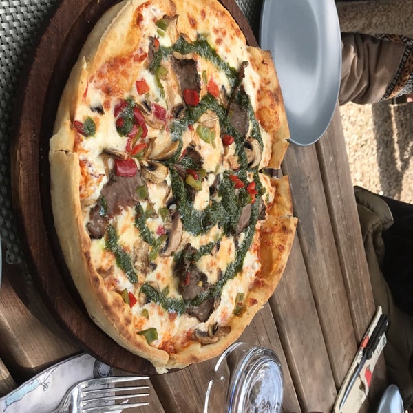 Foto diambil di Dear Pizza Homemade oleh 👩🏼‍🦱 pada 4/6/2019