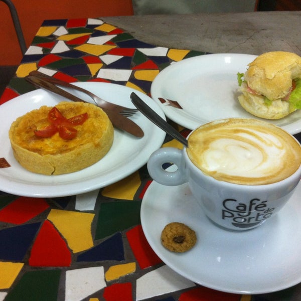6/13/2013에 Fernanda R.님이 Café do Porto에서 찍은 사진