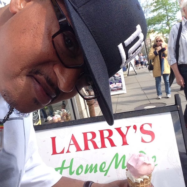 Photo taken at Larry&#39;s Homemade Ice Cream by Melvin Bossman R. on 4/26/2014