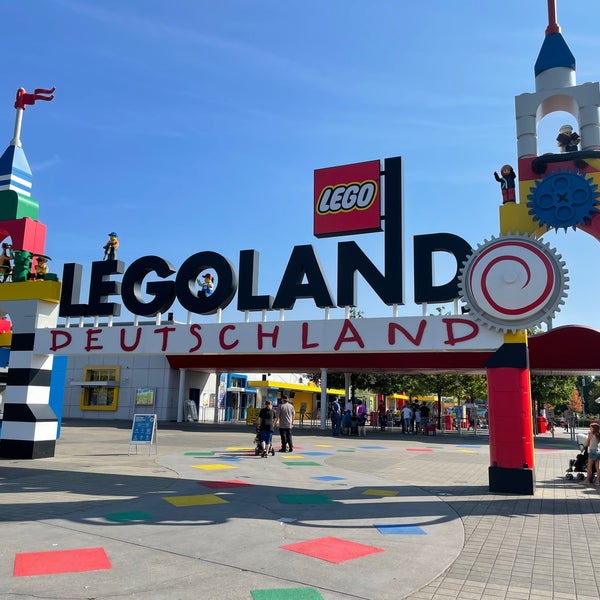 รูปภาพถ่ายที่ Legoland Deutschland โดย alxxrt เมื่อ 9/13/2021