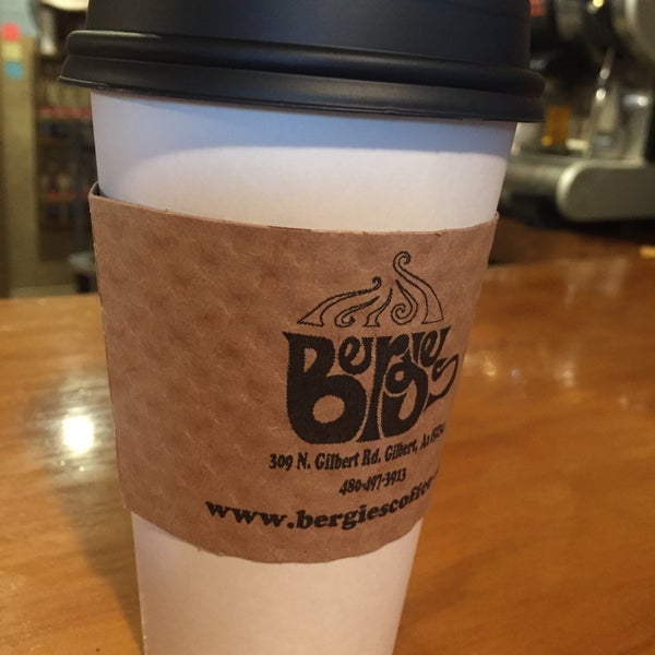 4/6/2016 tarihinde Ghee D.ziyaretçi tarafından Bergie&#39;s Coffee Roast'de çekilen fotoğraf