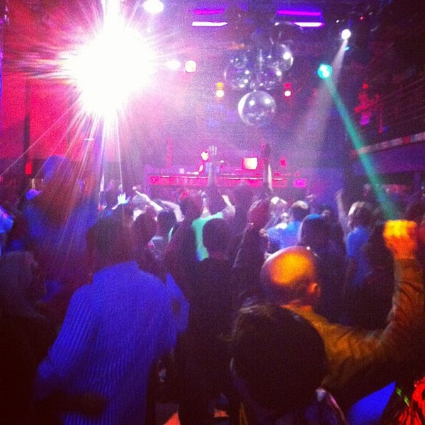 2/24/2013にAlex G.がNeighbours Nightclubで撮った写真